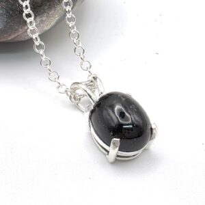 Colgante Estrella Negra Dioptasa