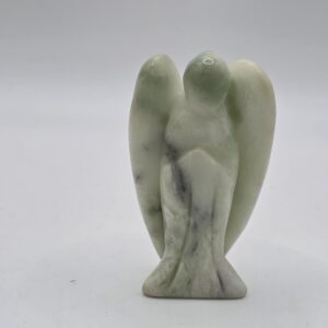 Ángel tallado en piedra natural