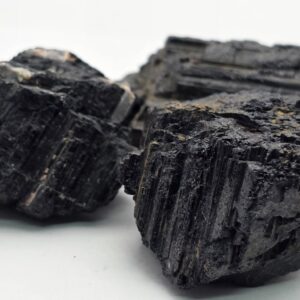 Piedra de Turmalina Negra en Bruto