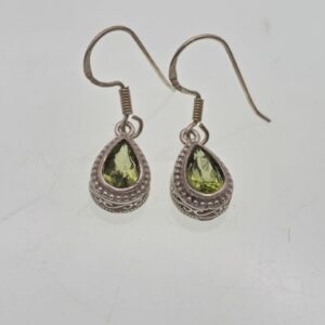 Pendientes de olivino Facetado