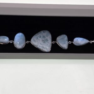 Pulsera de Larimar Natural con Tonos Celestes Diseño Ajustable